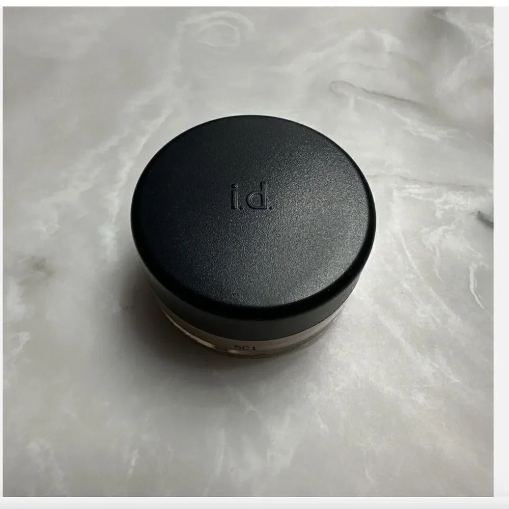 NEW I.D. Mineral Veil Tinted Mineral Veil Powder Bare Essentials .06oz SEALED